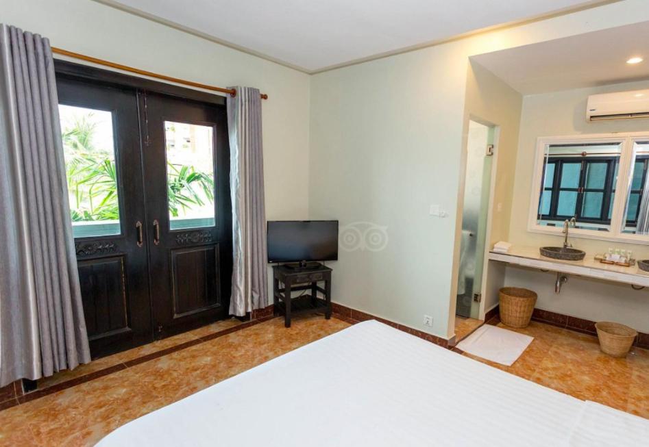 Hotel Bayon Boutique សណ្ឋាគារប៊ូទិកបាយ័ន Siem Reap