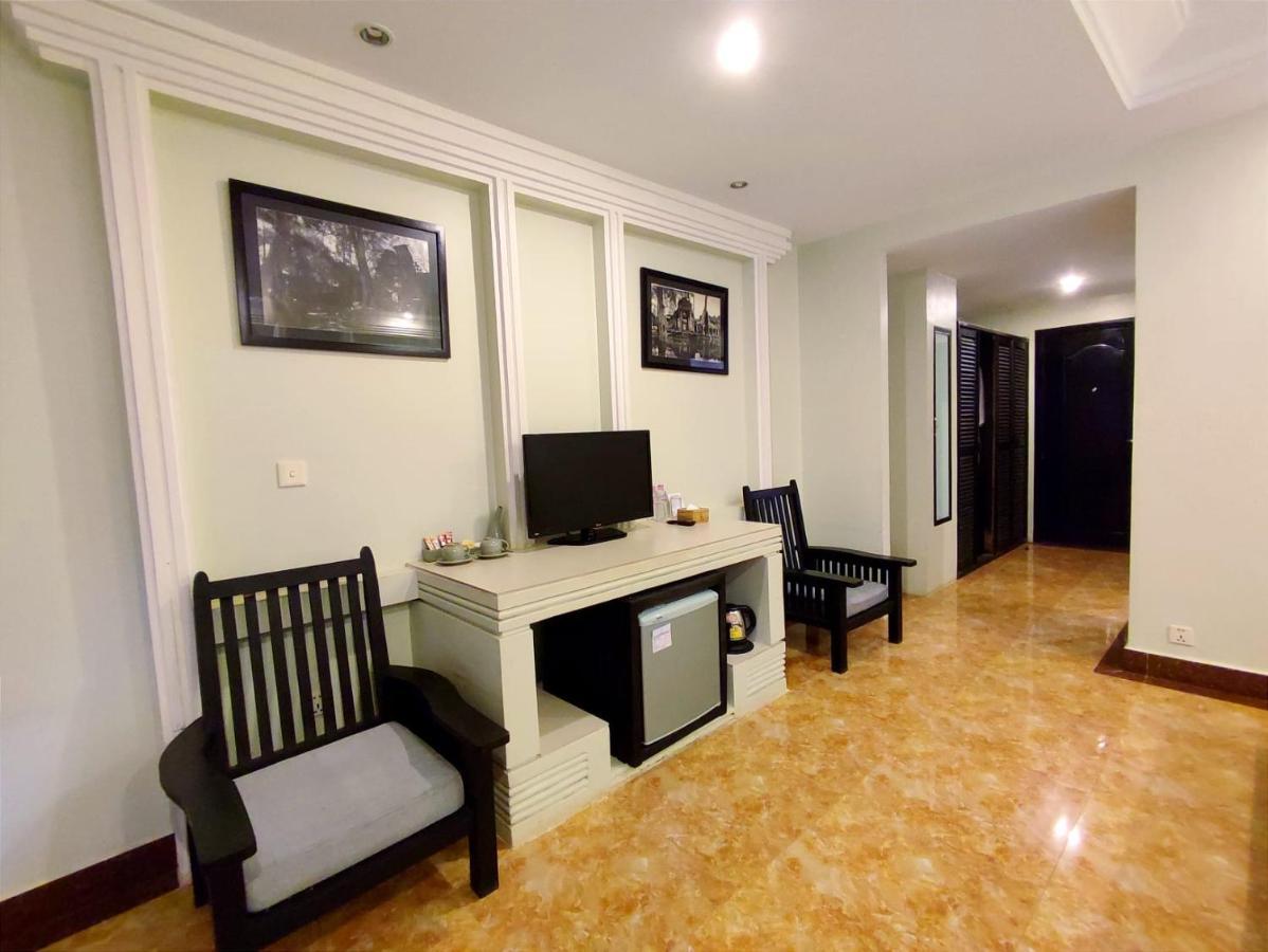 Hotel Bayon Boutique សណ្ឋាគារប៊ូទិកបាយ័ន Siem Reap